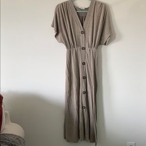 Super cute maxi with buttons